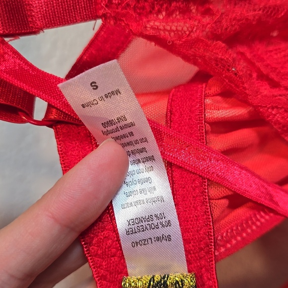 Red Chemise - Picture 4 of 5